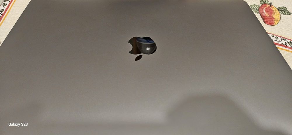 Mac book pro M1 2020 8G ram HD 256
