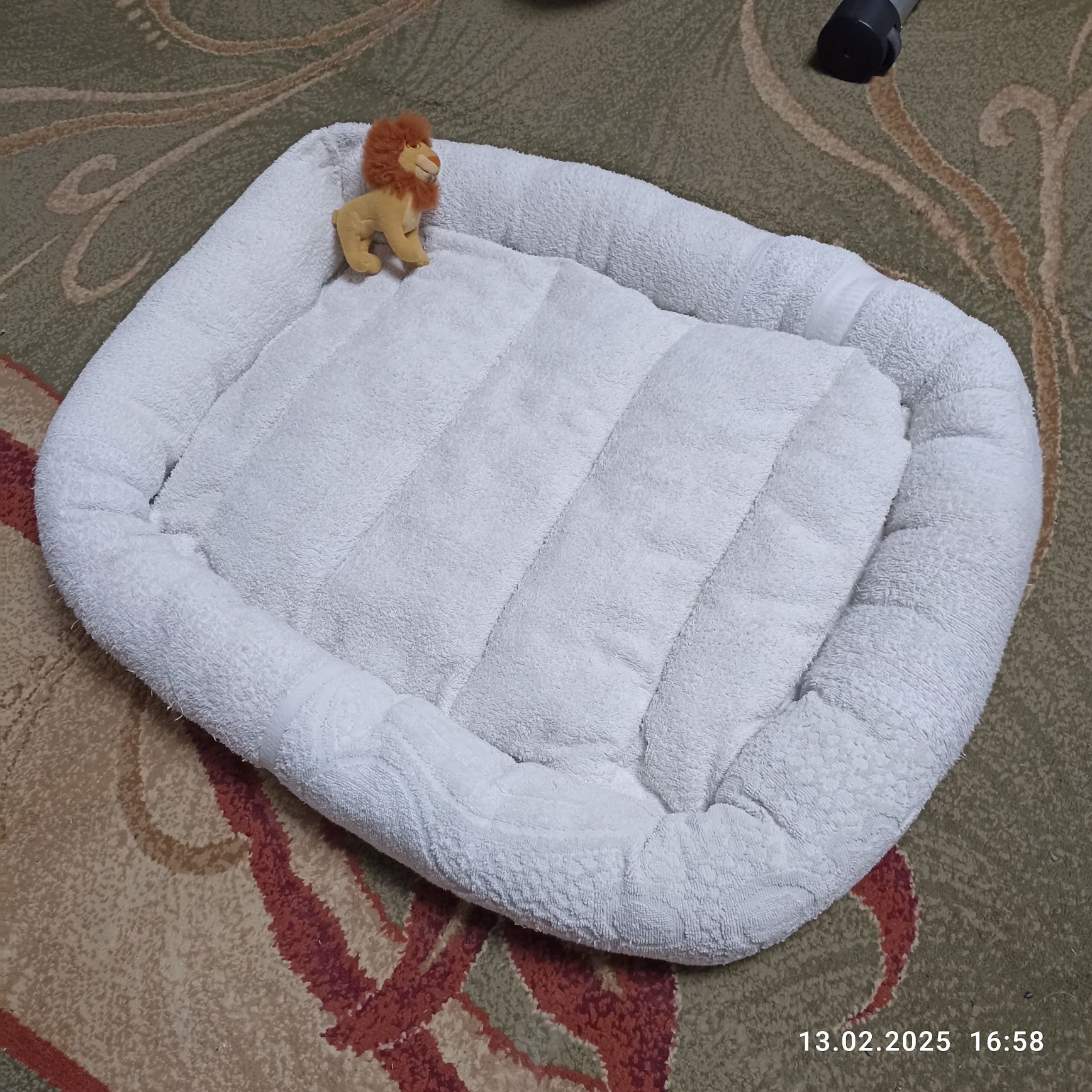 Лежанка для собаки, кота