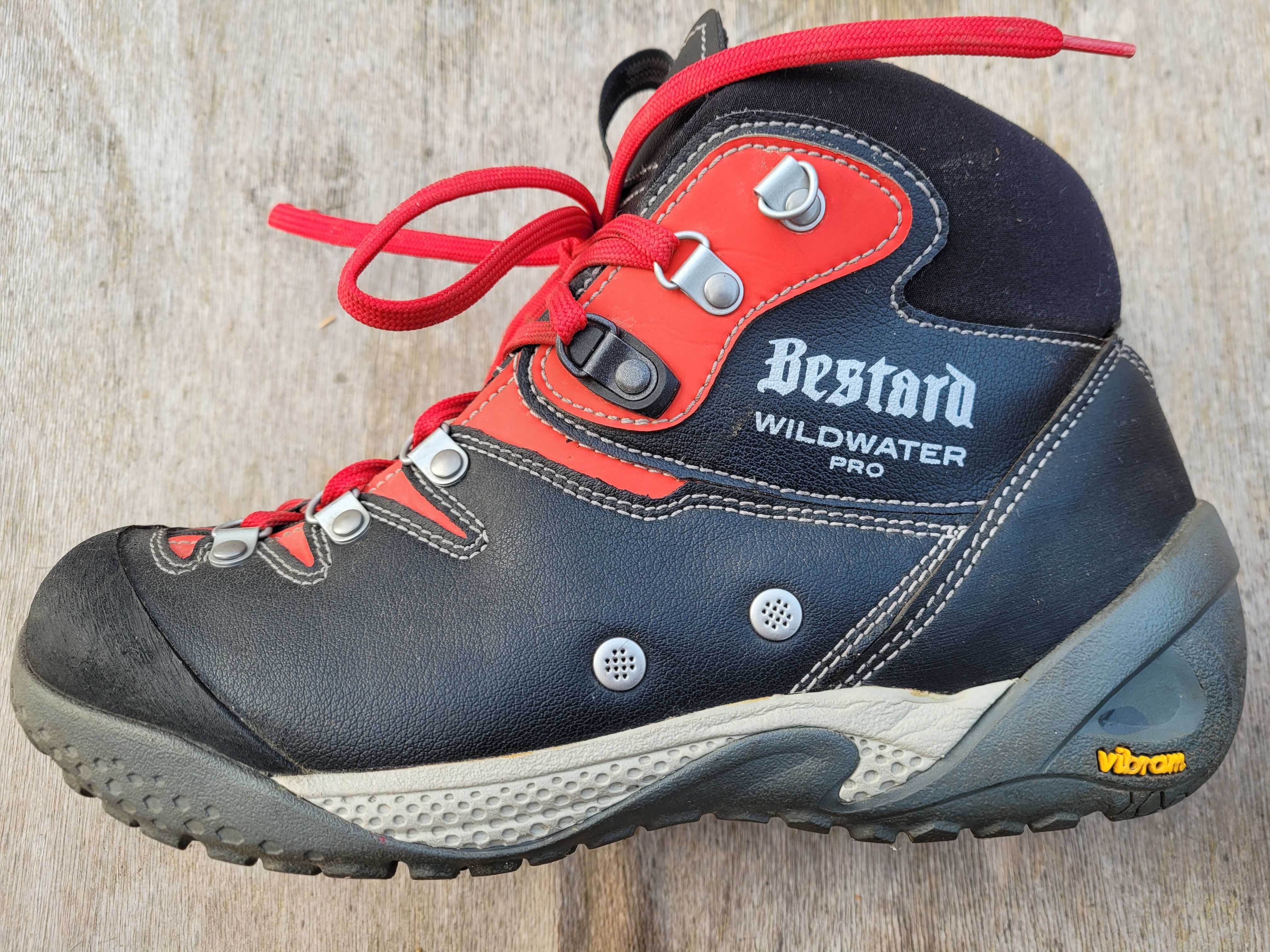 Botas de caminhada e Canyoning Bestard Wildwater Pro! Excelentes!