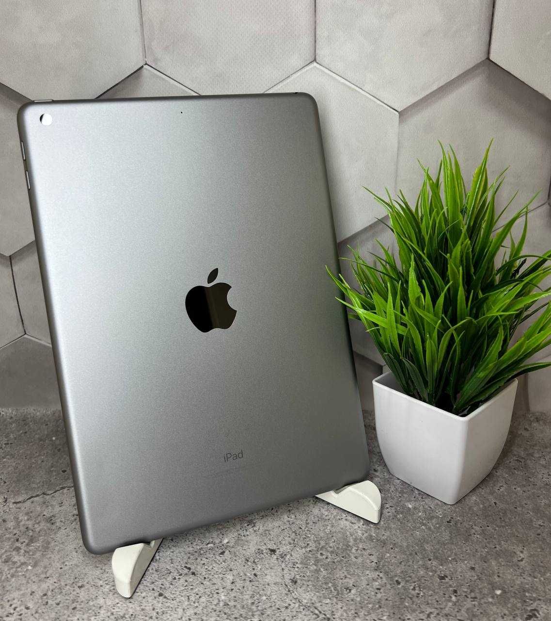 Планшет IPad 5 128gb space gray wifi + чохол