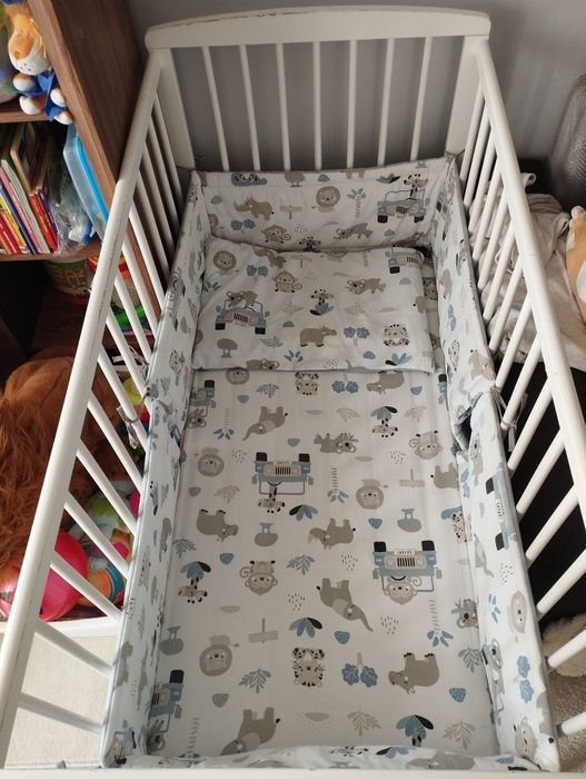 Łóżeczko z materacem