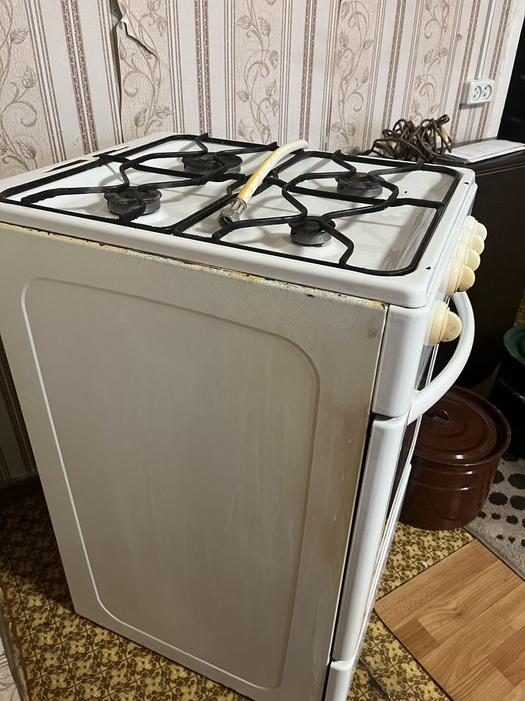 Продам газовую плиту