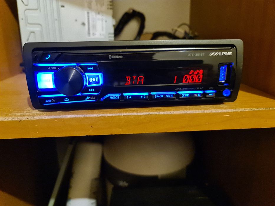 Radio ALPINE UTE 201BT bluetooth USB rgb aux