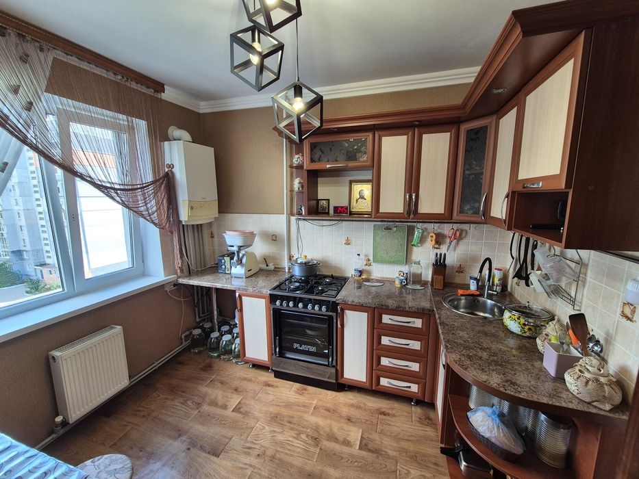 2 Кімнатна.Вул.Ю.Коваленка/Попова