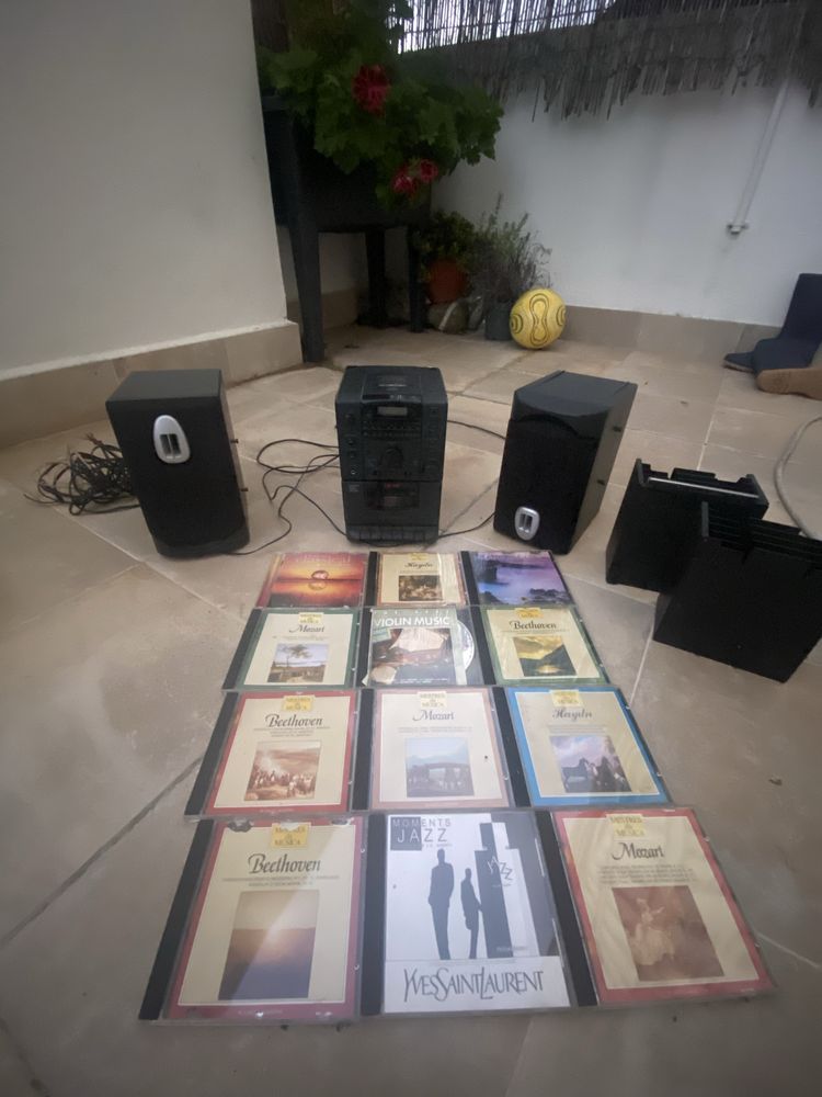 Leitor de cds e cassetes com duas colunas