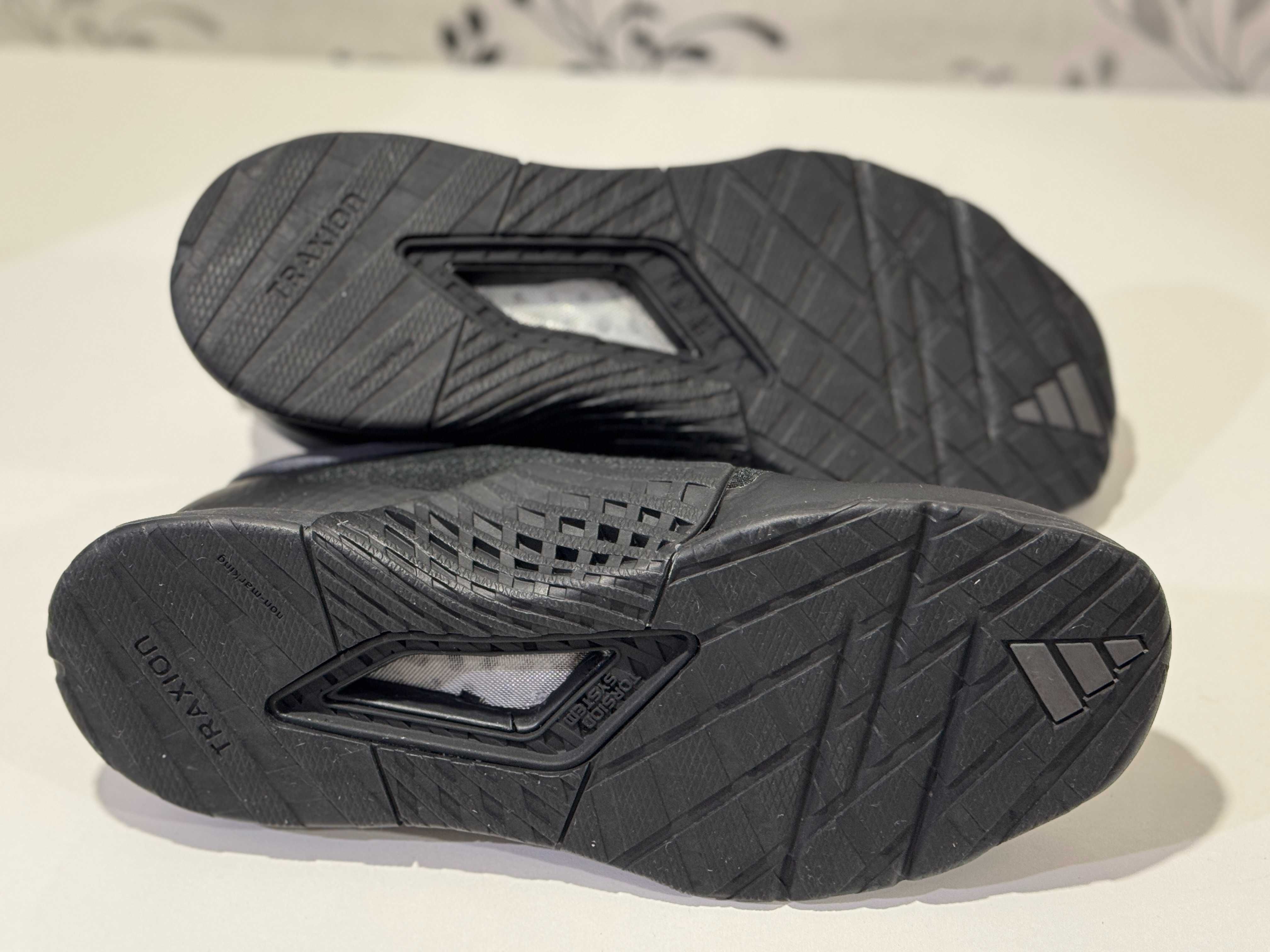 Кросівки тренувальні чоловічі Adidas HQ8775, 43.5р.