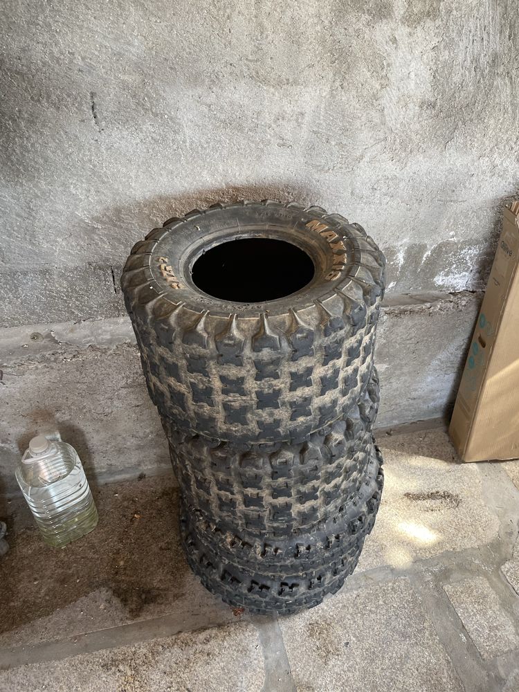 Vendo pneus maxxis usados