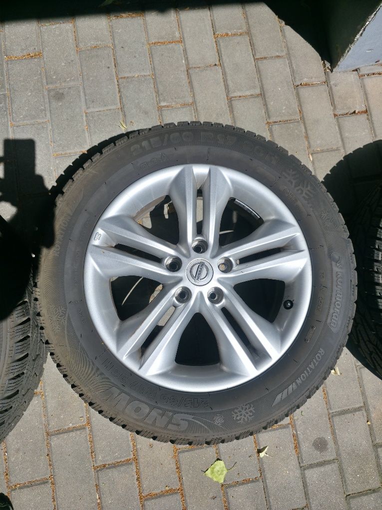Komplet zimówek Kormoran Snow 215/60 R17 96H z felgami OE