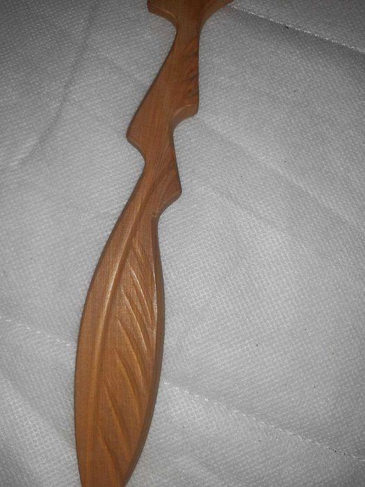 Гарна зручна дерев'яна лопатка