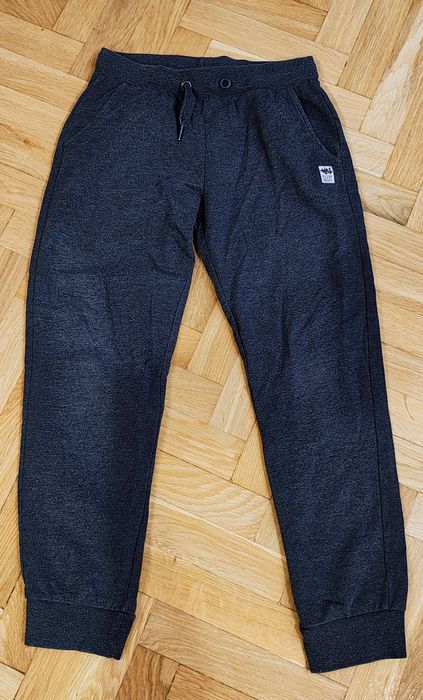 Spodnie dresowe chłopięce 146