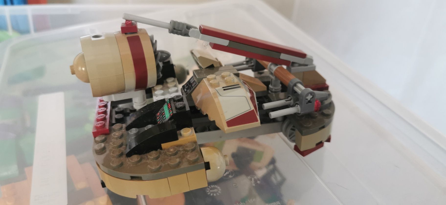 Legos montados sem esquema de montagem
