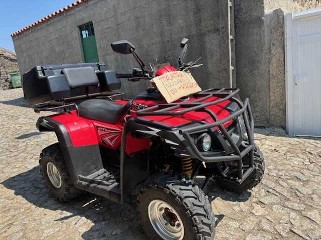 Moto 4  Dinli DL-902-450cm3 Extra  Box para 2 capacetes com encosto