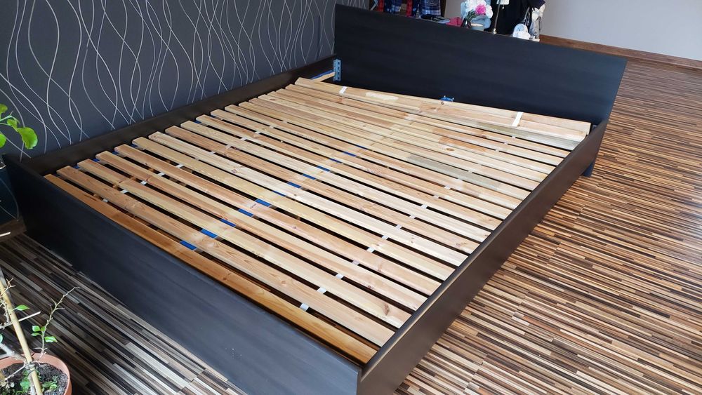 Łóżko z materacem  160x200 BRW gratis szafka nocna