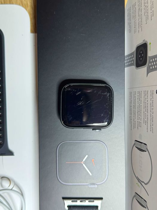 Apple Watch 6 44mm / AW6 44mm z pudełkiem / paski + kabel