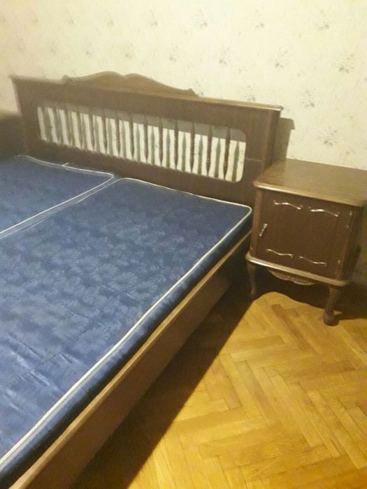 Ліжко двоспальне і дві тумбочки Болгарія