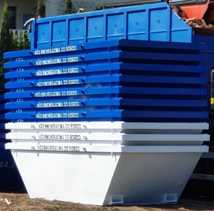 CARRINHAS e CONTENTORES para recolha de entulho e resíduos urbanos