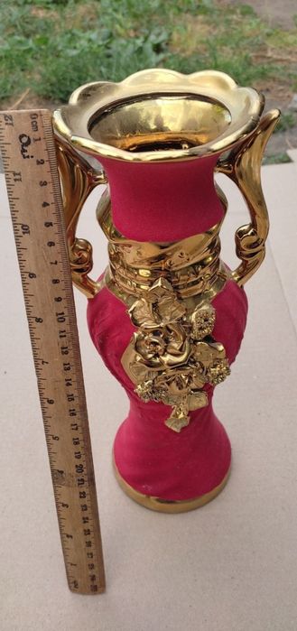 Продам на подарок Красивую вазу клеймо