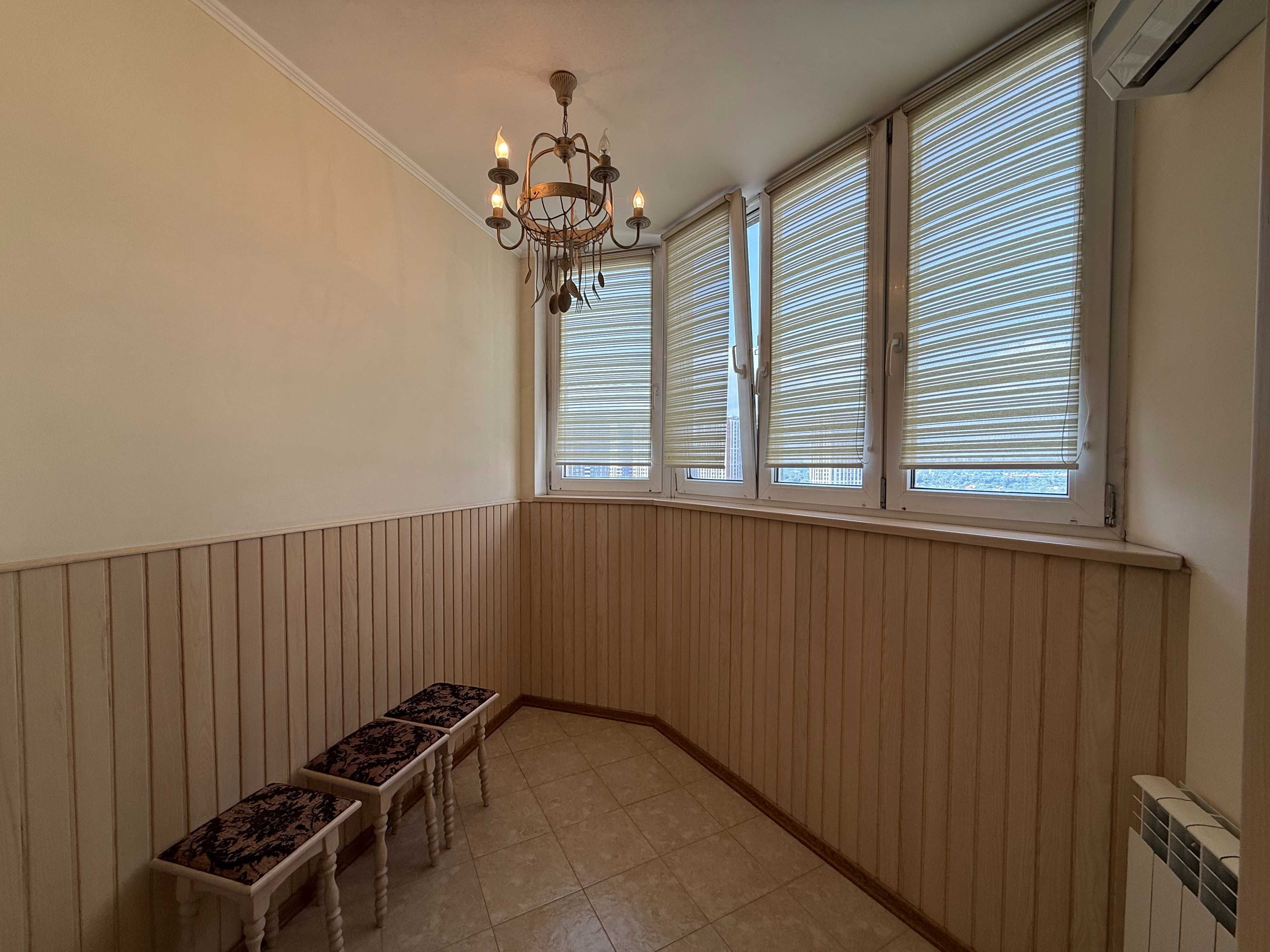 4-кімн. 133кв.м, вул. Срібнокільська  22, метро Осокорки, Рівер Молл.