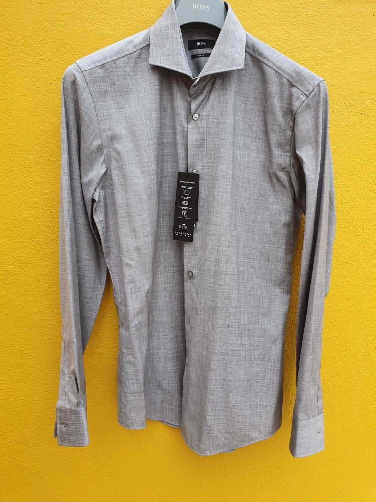 Camisa Hugo Boss tamanho 40