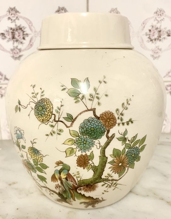 Pote em porcelana "ginger jar" inglês