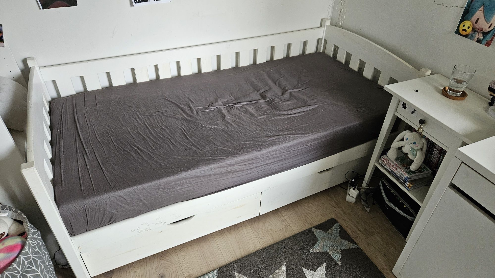 Łóżko drewniane plus materac,barierka i szuflady