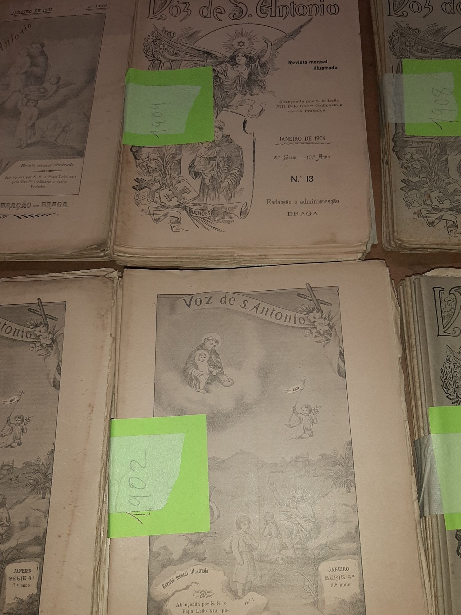 Antigas Revistas A Voz de Santo António