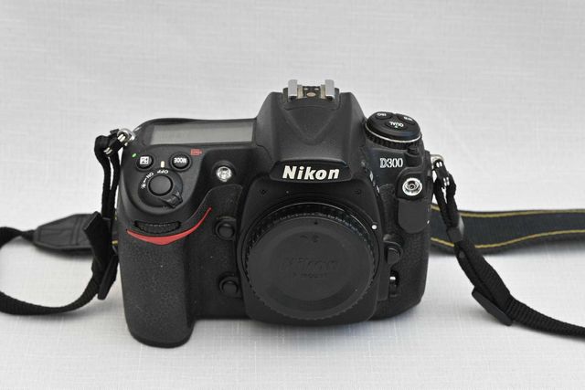 Nikon D300 przebieg 55 tys stan bdb nowa bateria karta 8GB