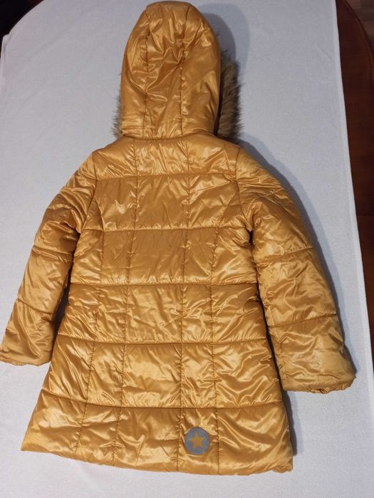 Zimowa kurtka dla dziewczynki coccodrillo 116 złota