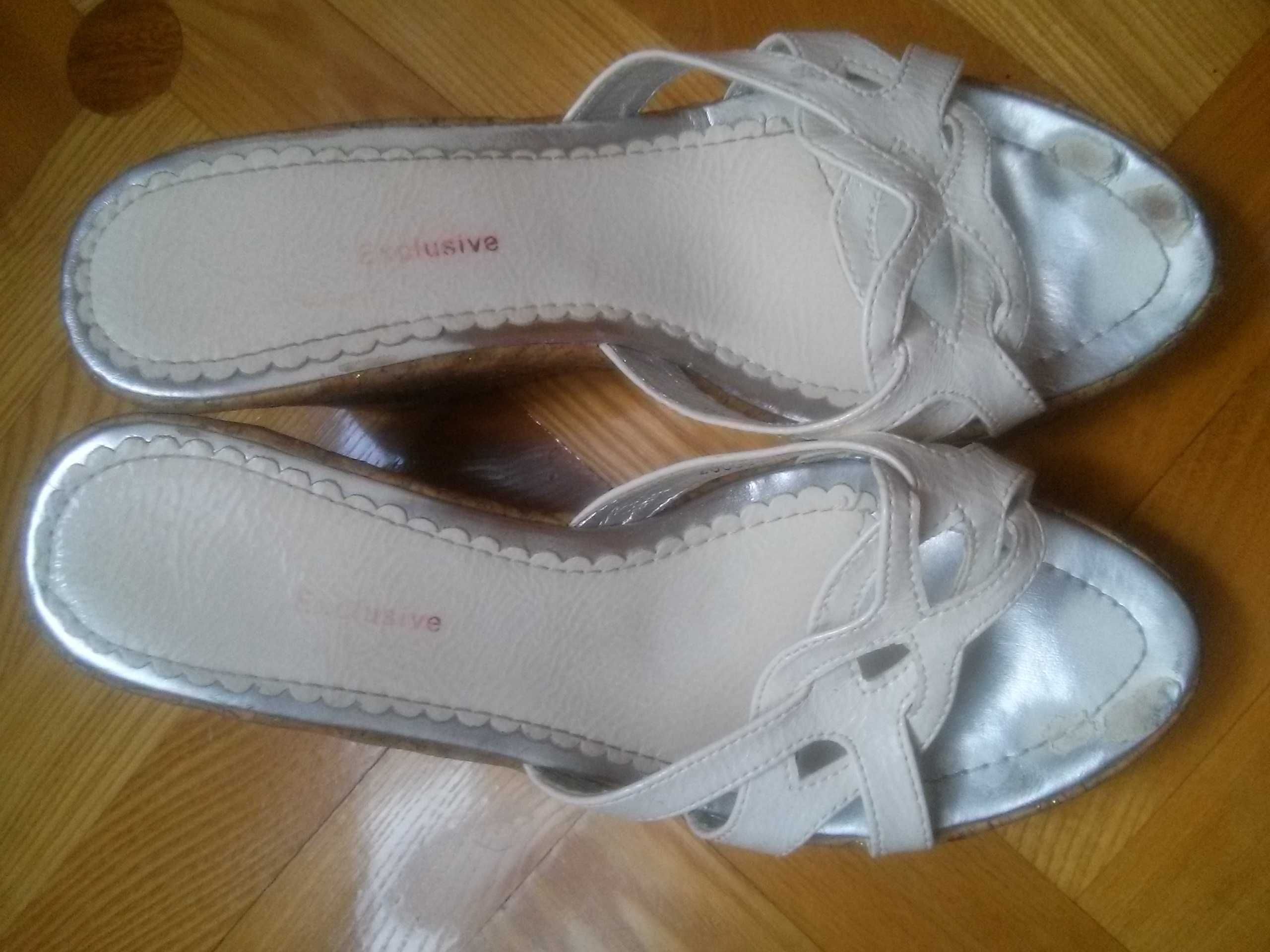 damskie sandały na koturnie rozmiar 40 - białe