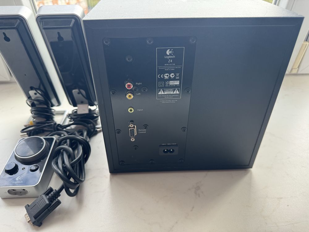Logitech Z4 glosniki komputerowe i nie tylko.