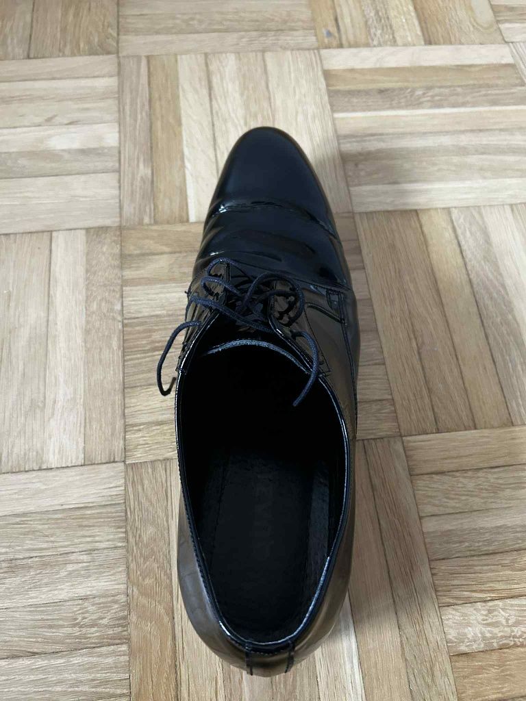 Eleganckie buty do garnituru Quazi 43