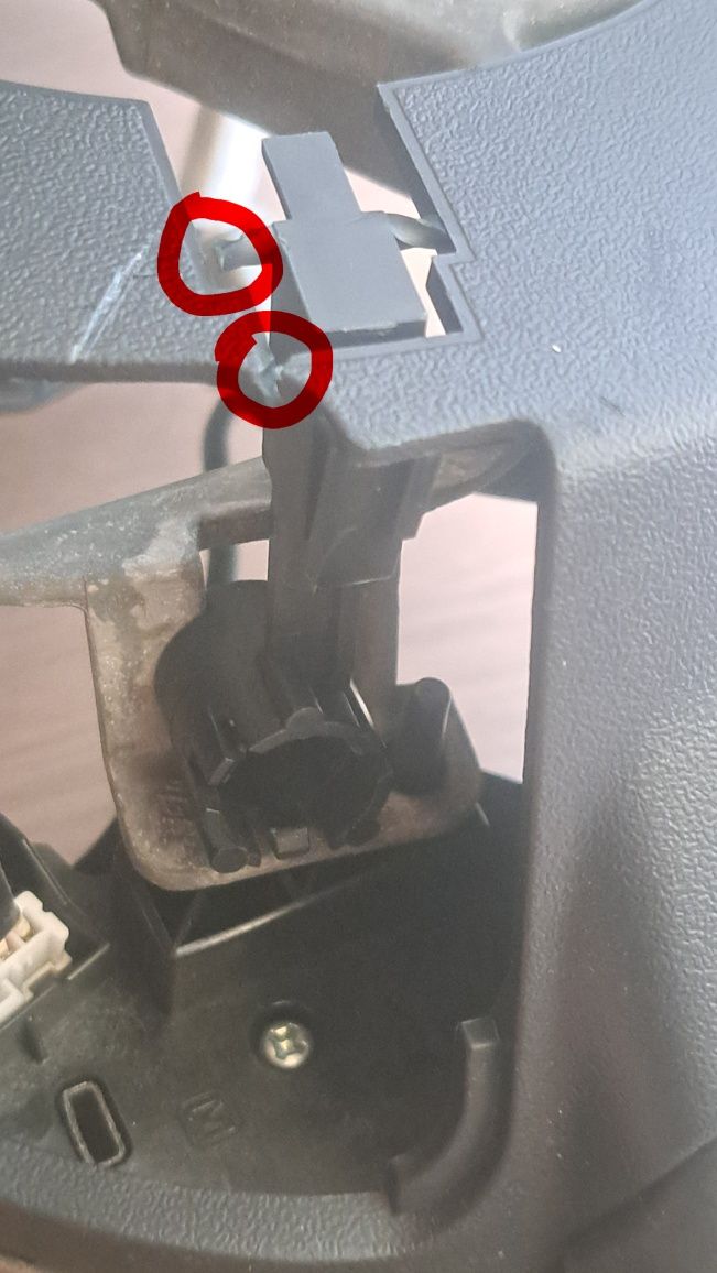 Kierownica Toyota Prius 2 xw20 II z przyciskami i tempomatem Wrocław