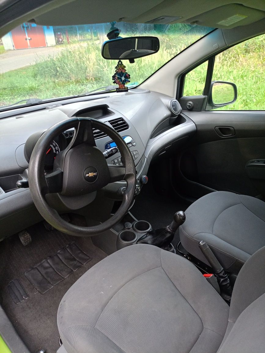 Chevrolet Spark samochód osobowy