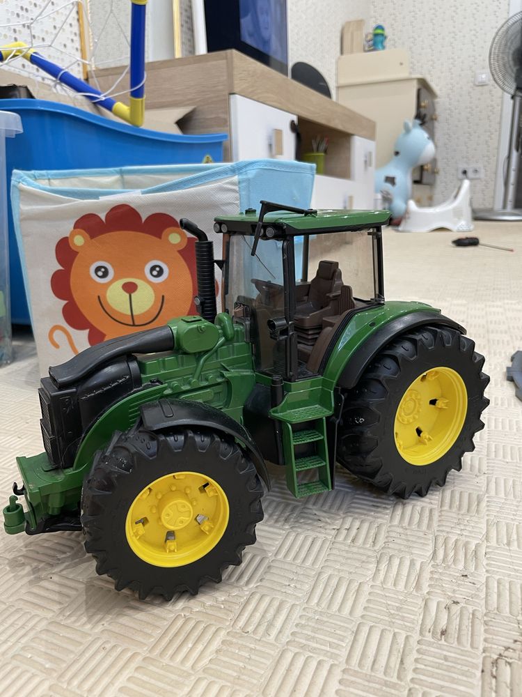 Трактор john deere