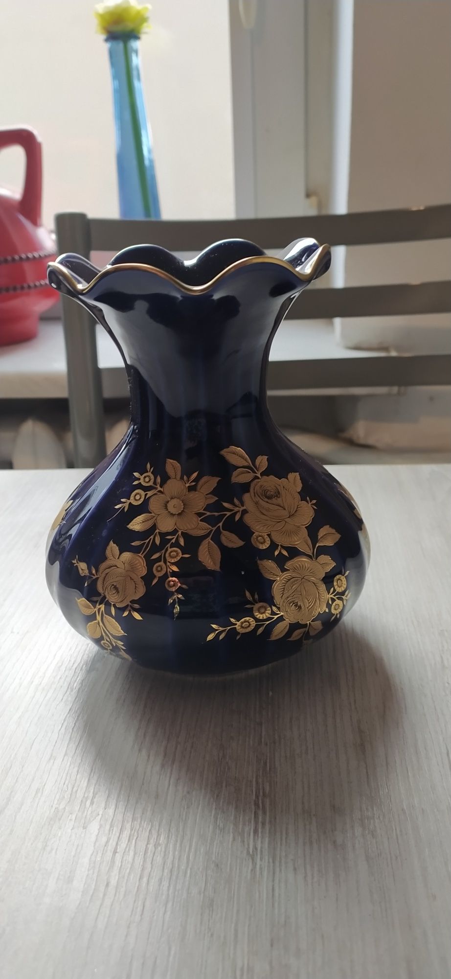 Porcelanowy wazon kobaltowy