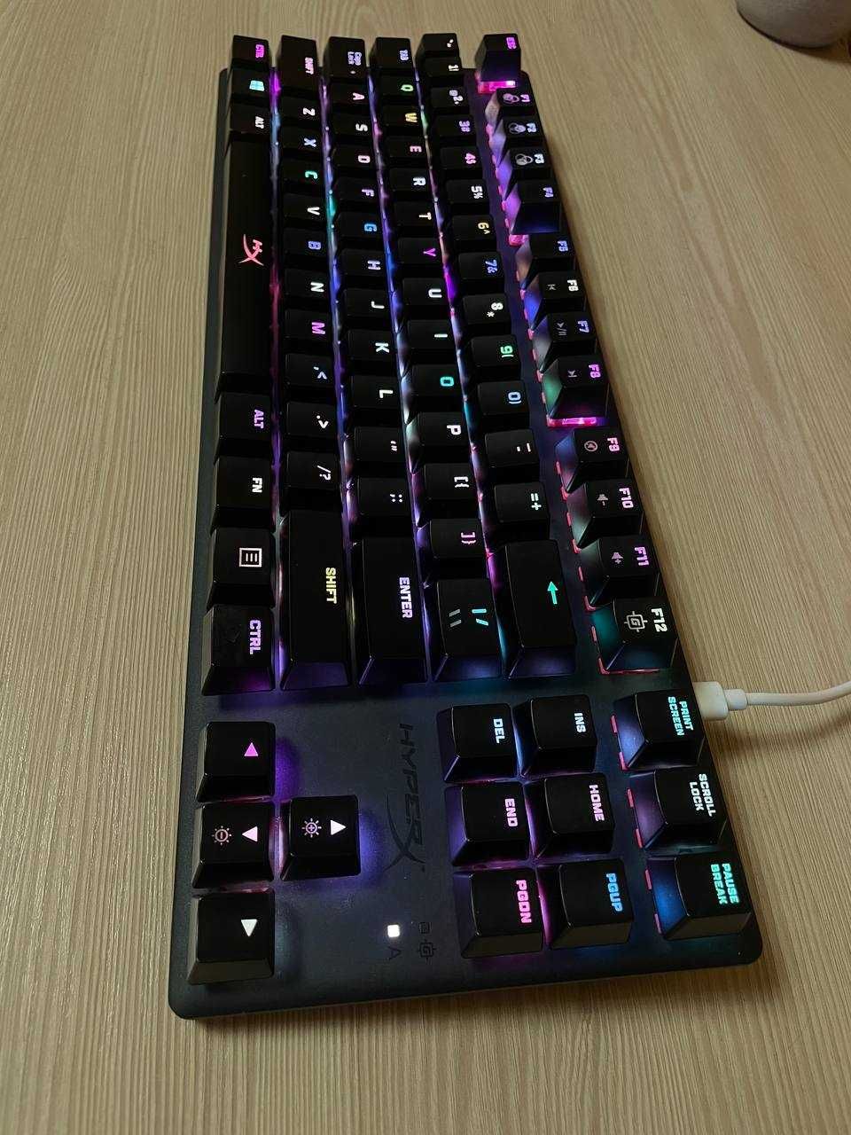 Топовая механическая клавиатура 
HyperX Alloy Origins Core Cherry Red