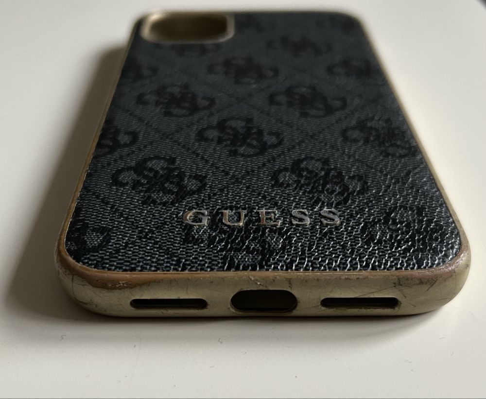 iPhone 11 Guess Case Etui Pokrowiec