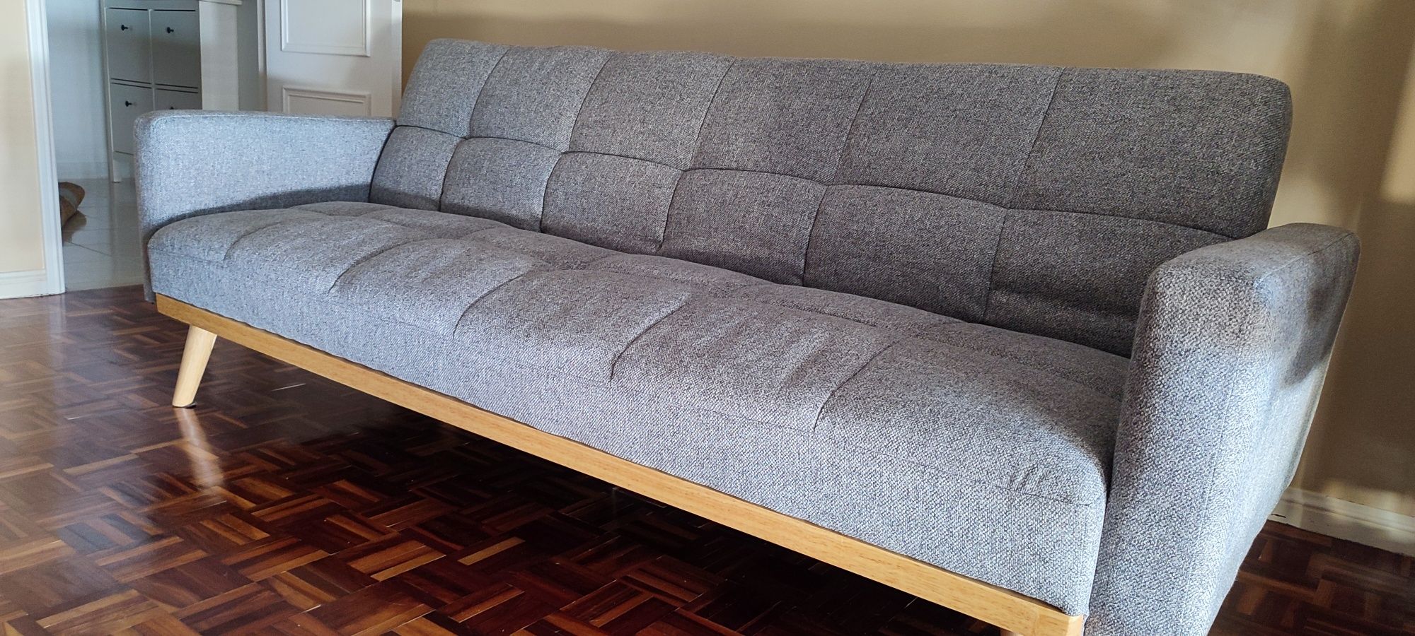 Sofá cama (praticamente novo)