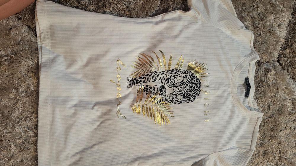 T- shirt rozmiar s biała z nadrukim