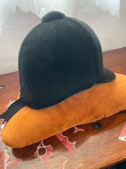 Жокейський шолом для верхової їзди