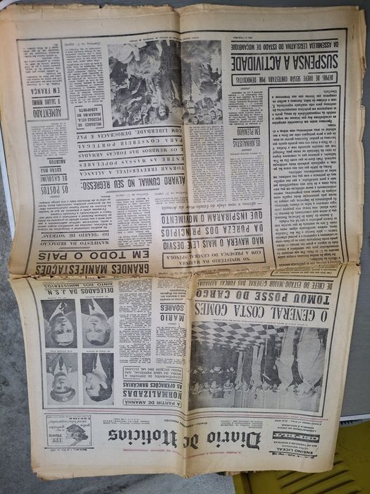 Jornais 1974 25 de abril e 1 de maio