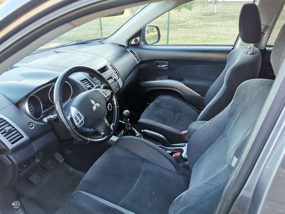 Mitsubishi Outlander XL для ЗСУ