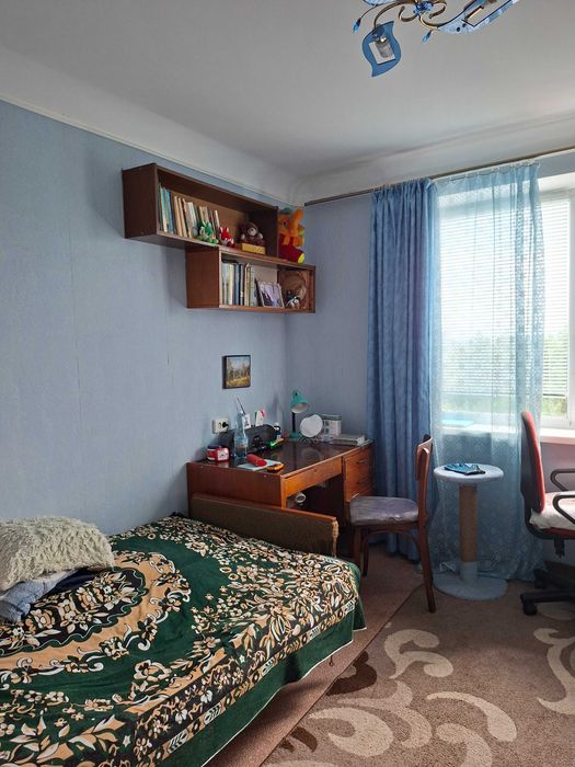 Продам 2-х кім. квартиру,  4/9, зуп. Керченська, квартал 287