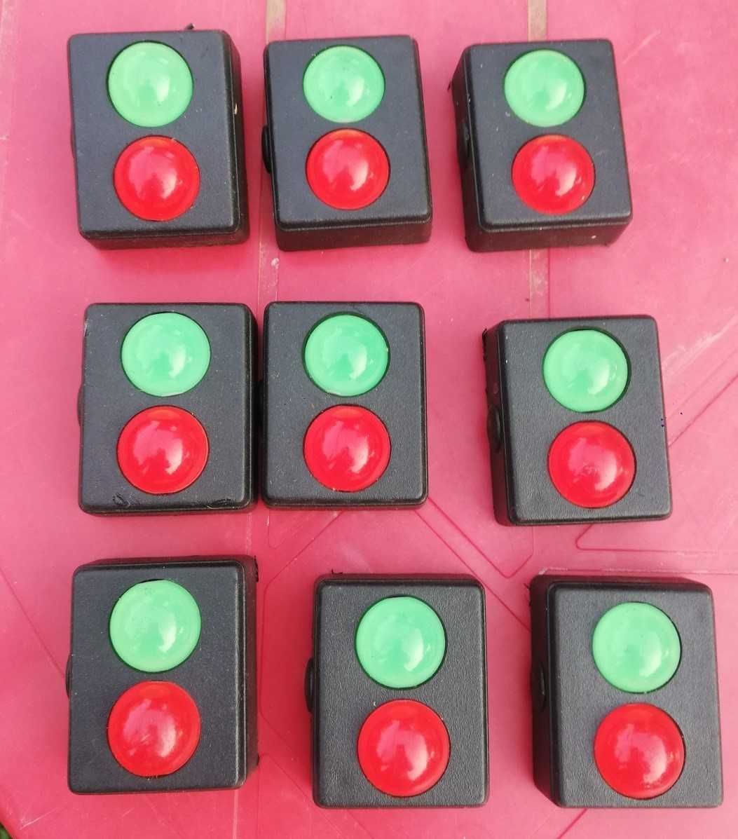 Kontrolki LED zielony czerwony duże w obudowie