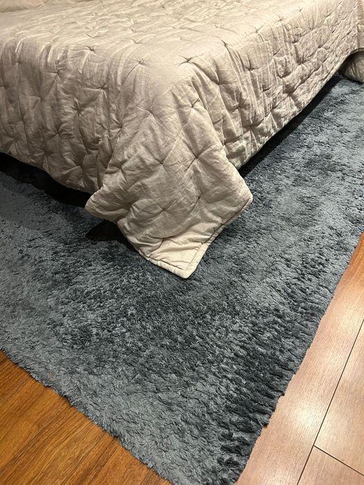 Carpete pêlo médio azul petroleo