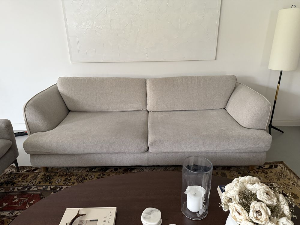 Duża kanapa sofa beżowa dębowe nóżki