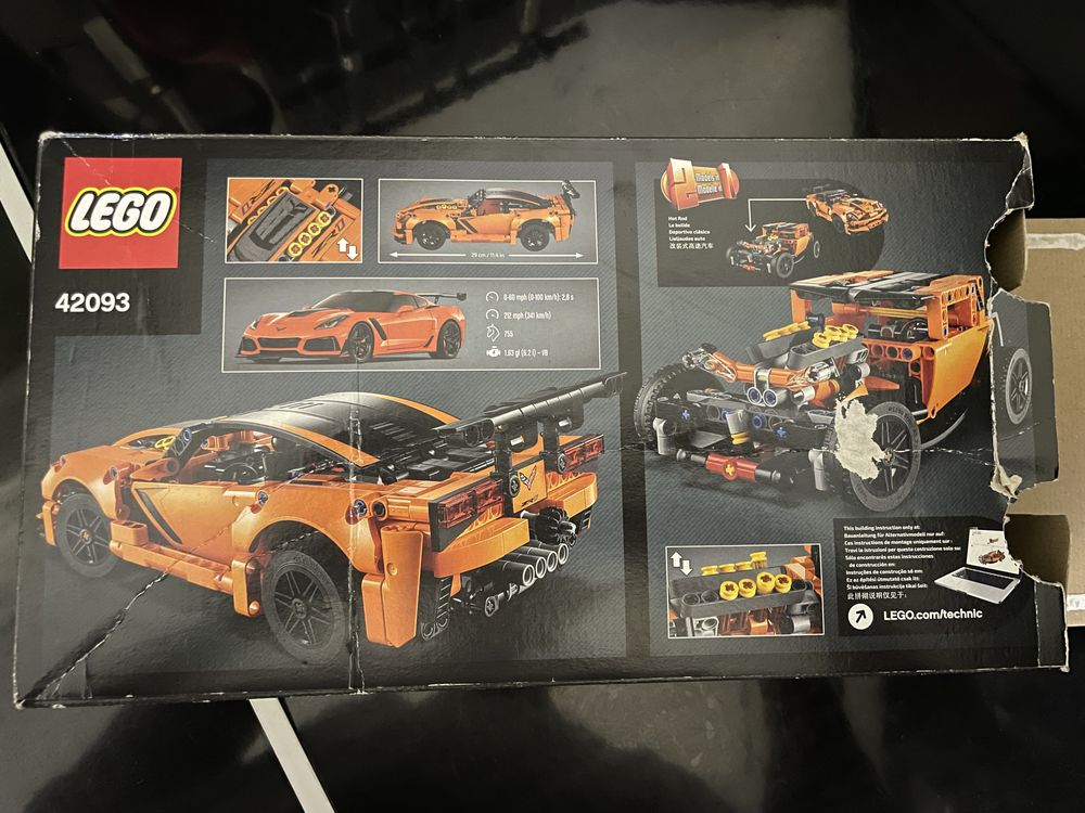 Lego Technic - Chevrolet Corvette ZR1 (579 elementów) 42093