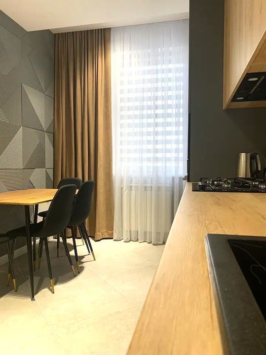 2к квартира біля центрального парку. Газ!