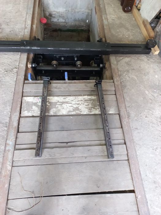 Ямный домкрат гидравлический