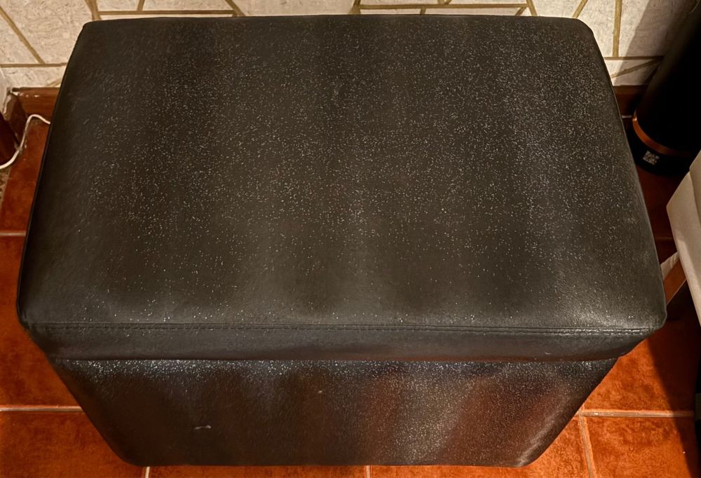 Pouf com bau preto